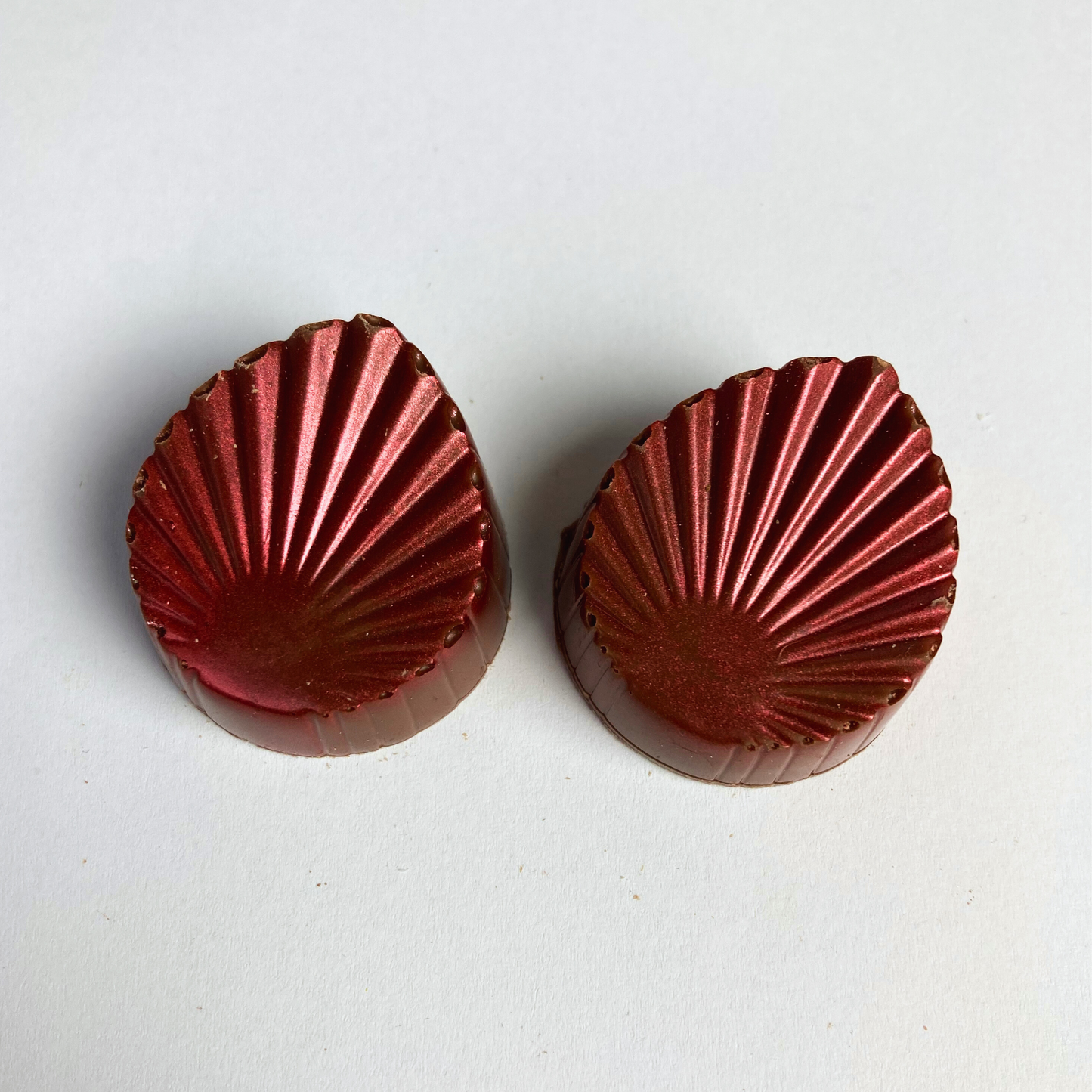 Lys chokolade med tonkabønne - 2 stk.