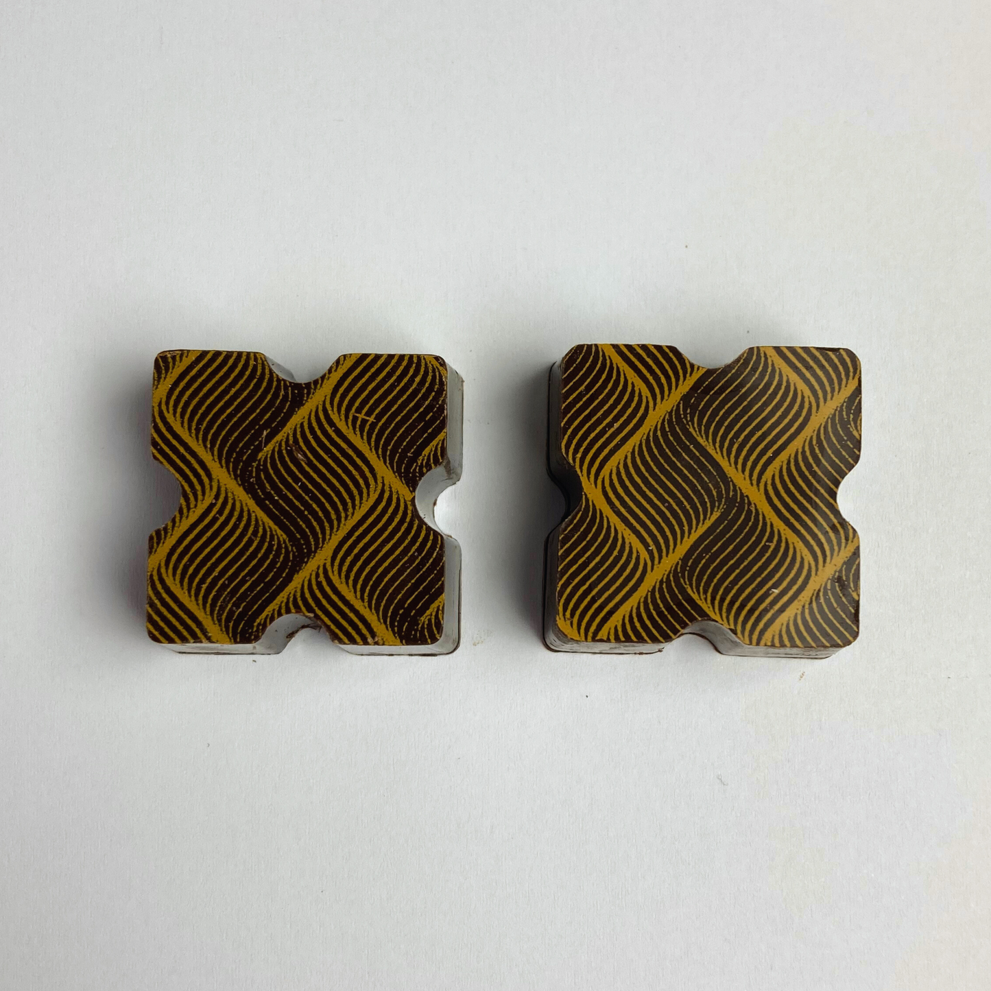 Mørk chokolade med nougattrøffel - 2 stk.
