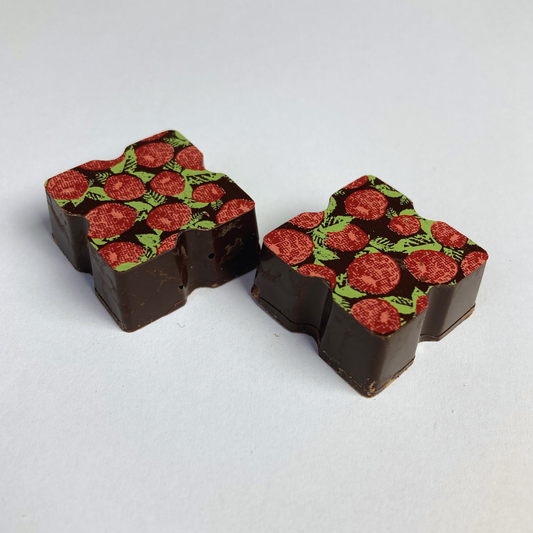 Mørk chokolade med hindbær og chili - 2 stk.