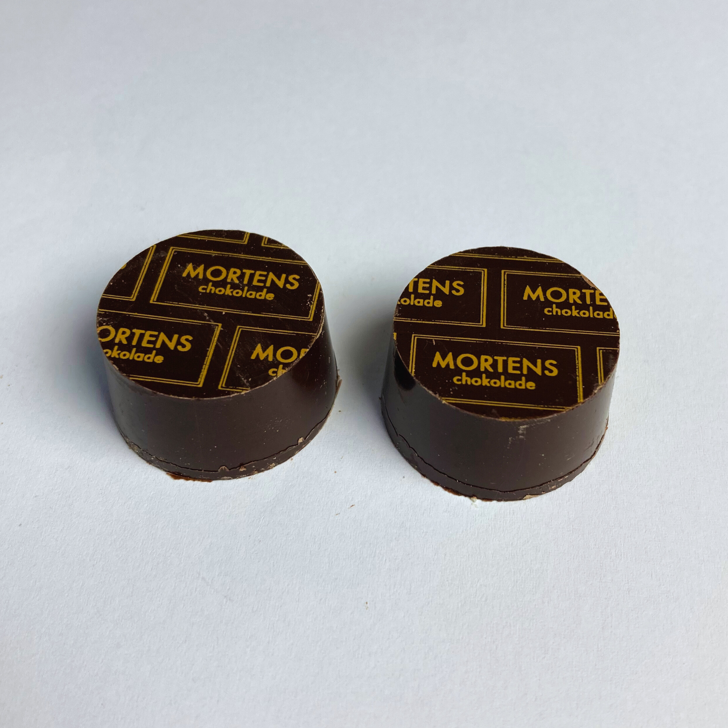Mørk chokolade med marcipan - 2 stk. (vegansk)