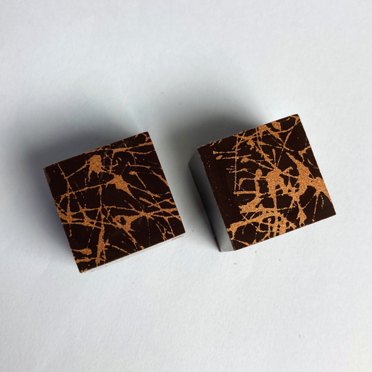 Mørk chokolade med brunsvigersovs - 2 stk.